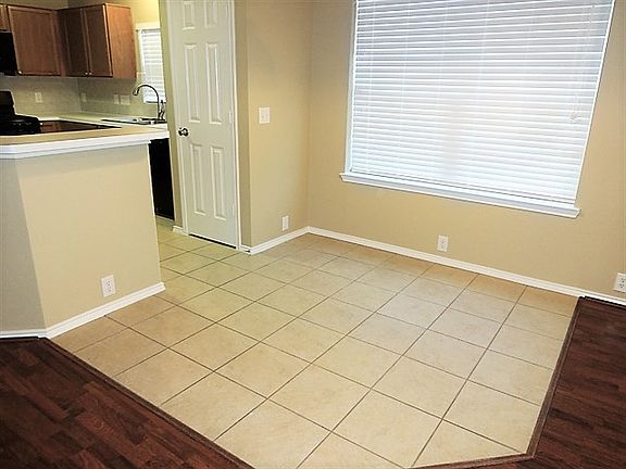 4th image of 10306 Deer Lodge Ct