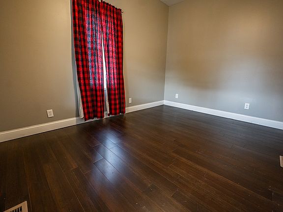 4th image of 789 Adams Ave
