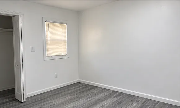 414 W Washington Ave — Photo 4