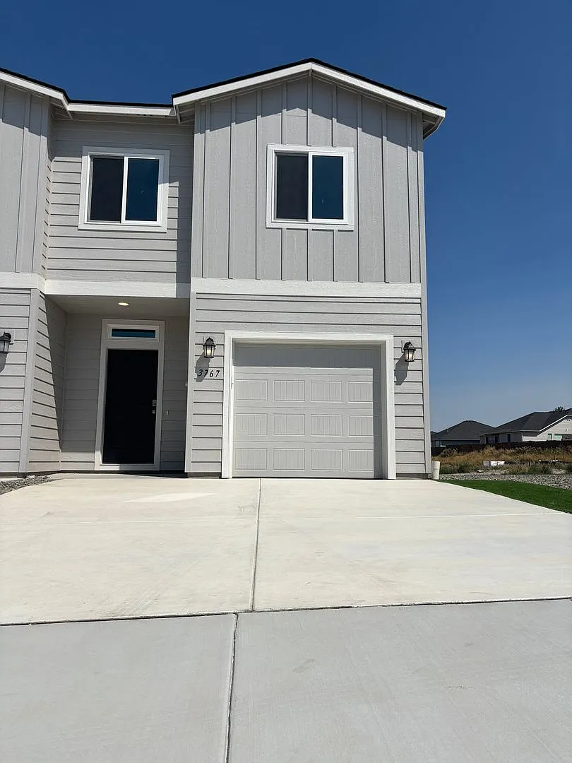 Brand New Corner Townhome! — Photo 1