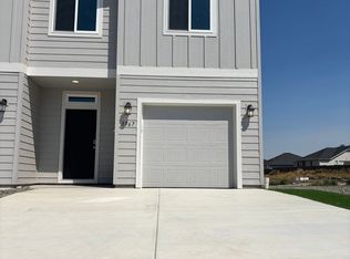 3767 S Roosevelt Pl, Kennewick, WA 99338