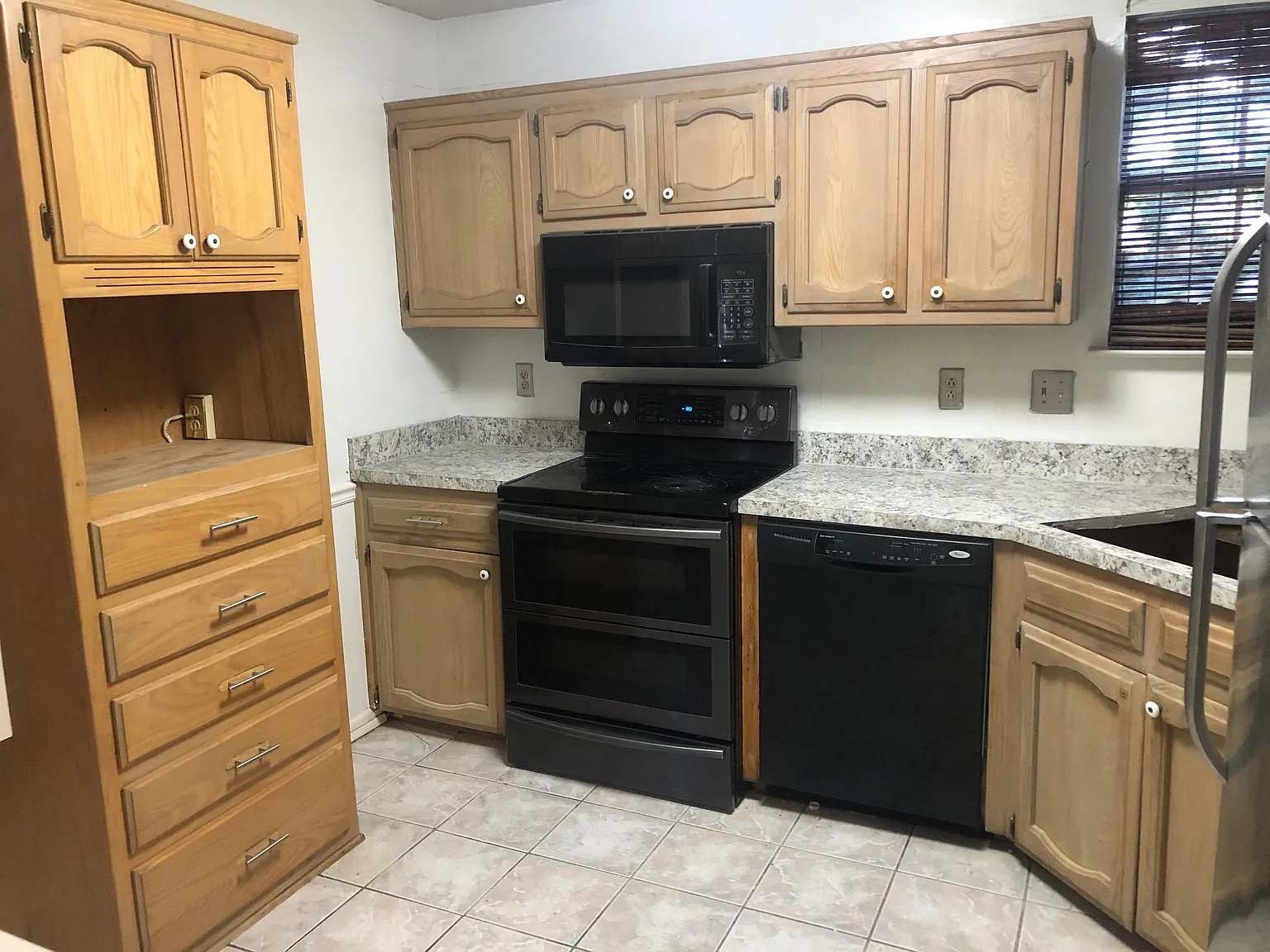 3 bed, 1888 sqft, $1,800 — Photo 4