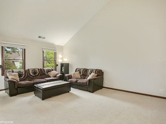 3rd image of 303 Country Club Dr