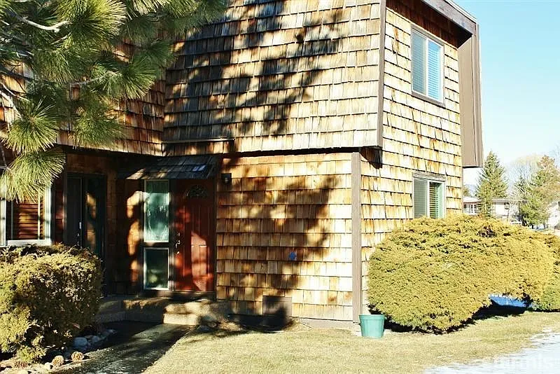 3 bed, 1440 sqft, $3,700 — Photo 1