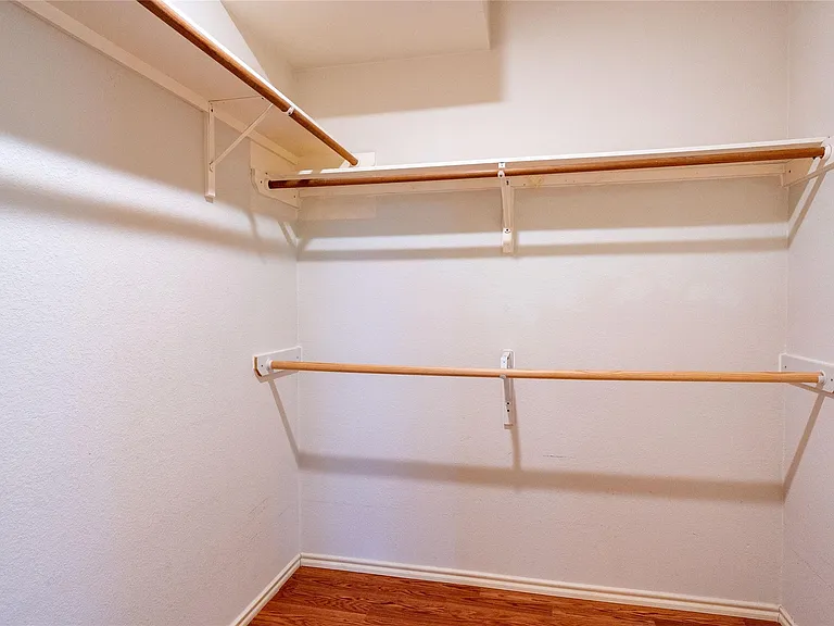 1106 Camden Cv — Photo 12