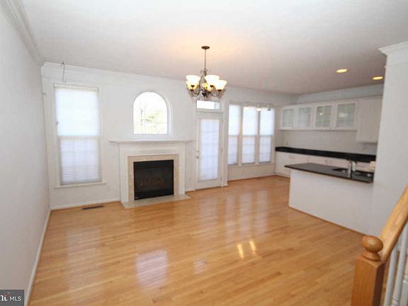 4th image of 6779 Zohra Ct