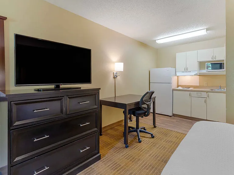 Studio Suite - 2 Full Beds