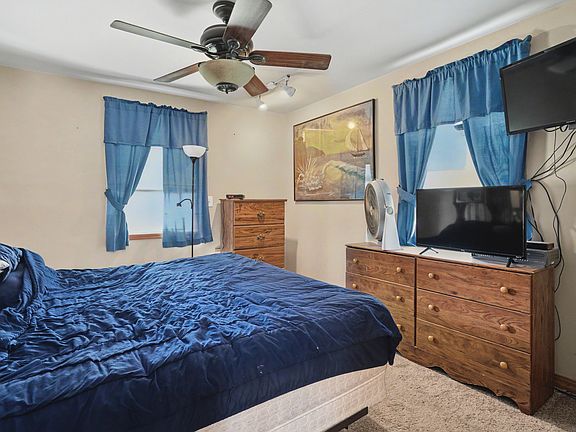 5th image of 1021 Oneida Ave