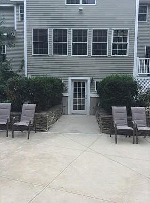 3rd image of 30 Grey Ln