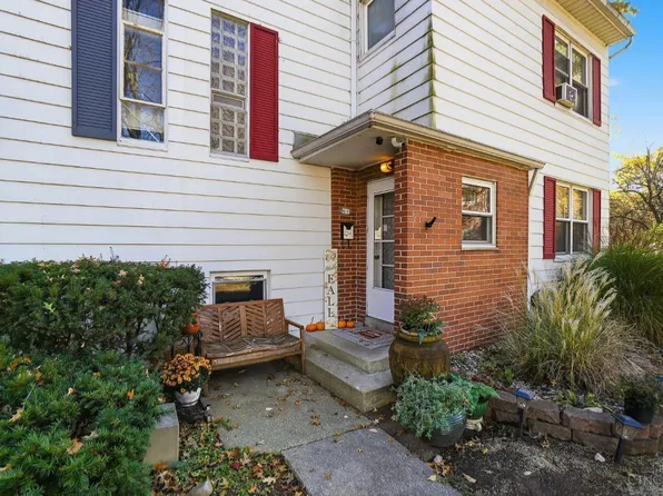 61 Flanders Ln, Cincinnati, OH 45218