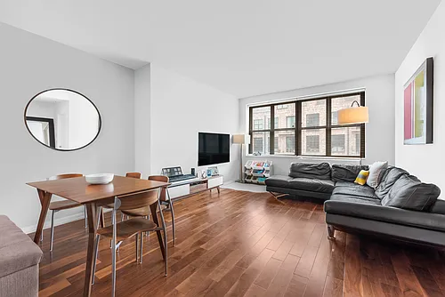 58 Metropolitan Ave Photo 1