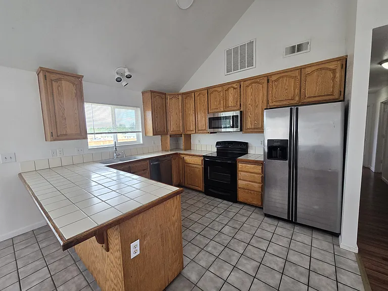 4690 Fleming Way #B — Photo 10