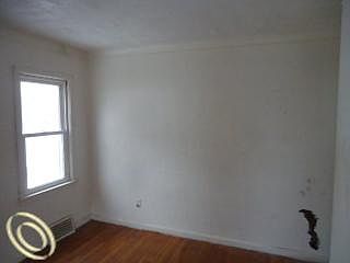 5th image of 21669 Glenco St
