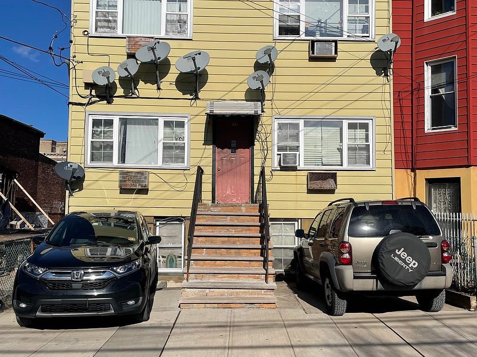 1st image of 416 11th St