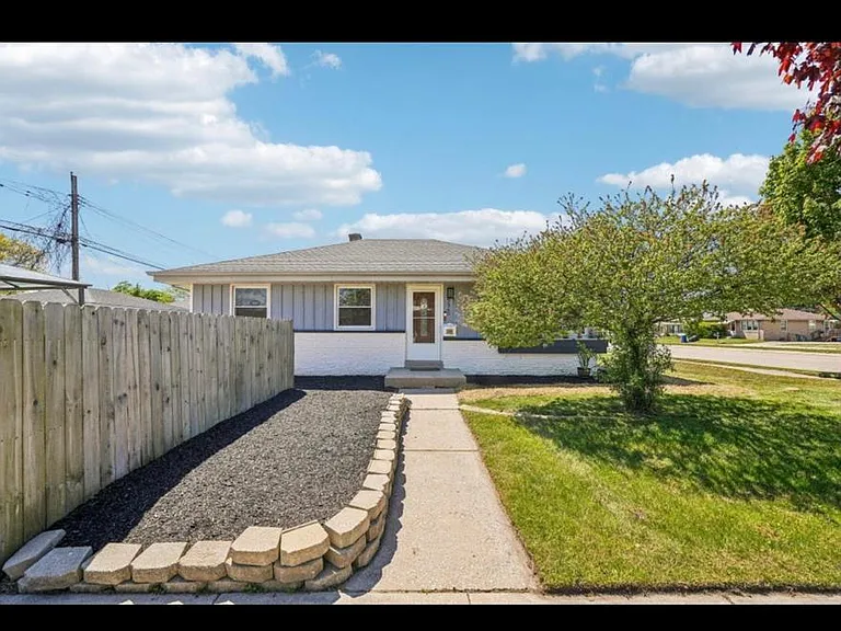 3940 Lasalle St — Photo 1