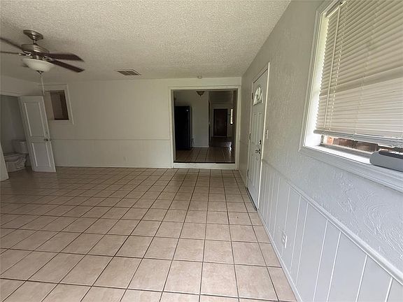 4th image of 706 Century Dr