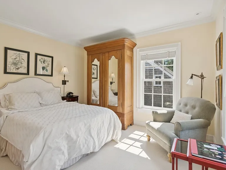 561 Sagg Main St — Photo 41