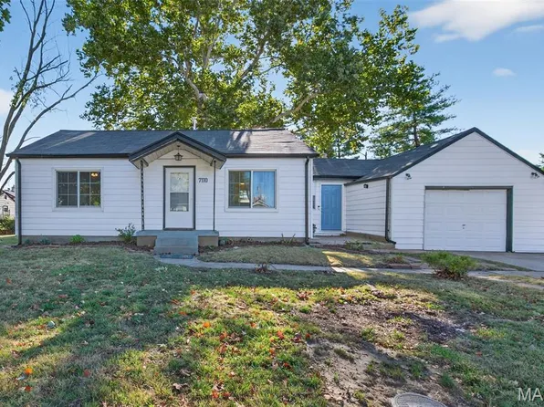 7110 Willow Ln, Hazelwood, MO 63042