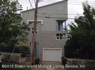 23 S Railroad Ave, Staten Island, NY 10305