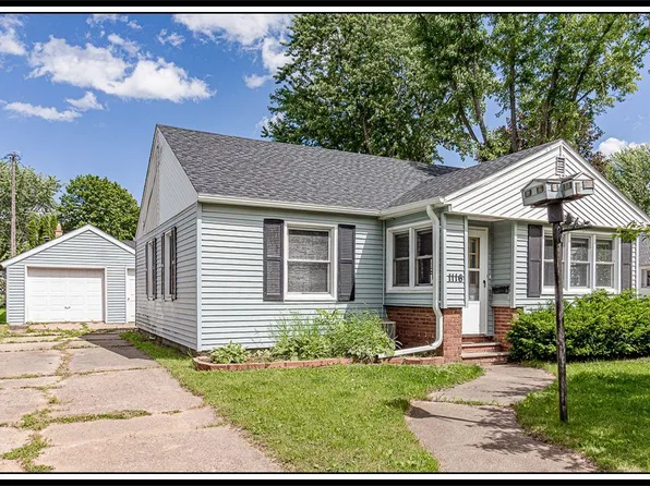 1116 Jefferson St, New London, WI 54961