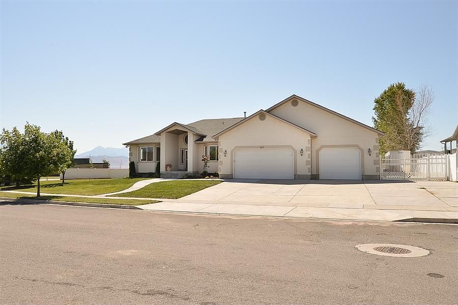 2nd image of 5217 W Autumn Creek Dr