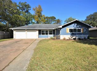 603 Center Way St, Lake Jackson, TX 77566