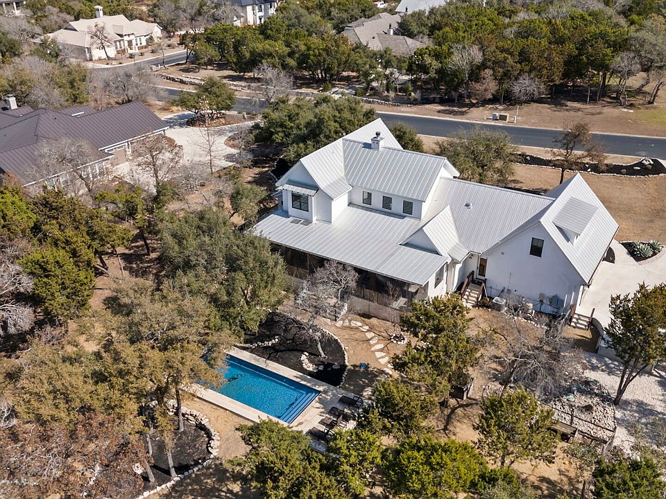 1st image of 104 Balcones Bend