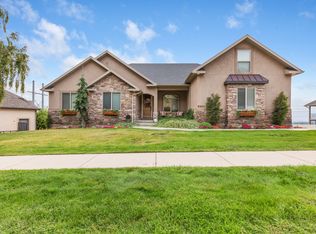 8905 N Pine Hollow Dr, Cedar Hills, UT 84062