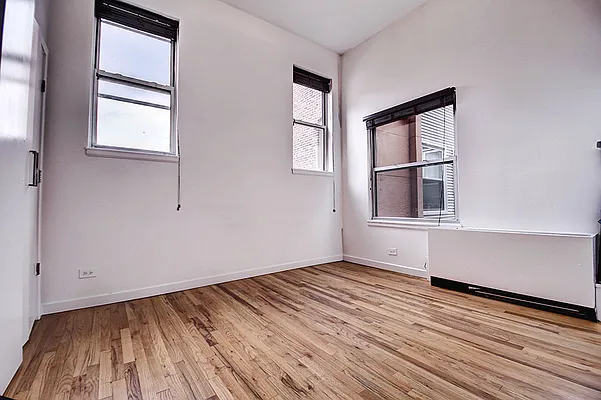 Rented by Urbane Brokerage | media 21