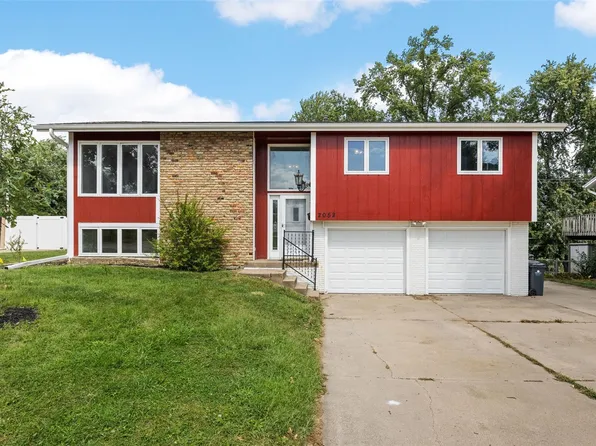 2052 Evergreen St NE, Cedar Rapids, IA 52402