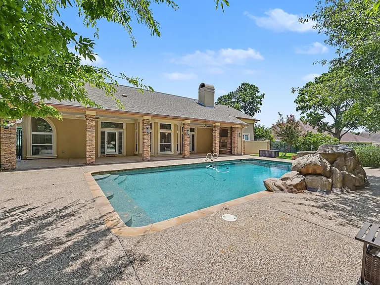 60 La Jolla Cir — Photo 36