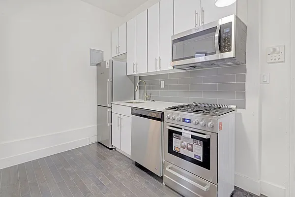 Rented by Creed Realty Group | media 17