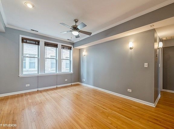 3rd image of 1733 W Balmoral Ave APT 1C