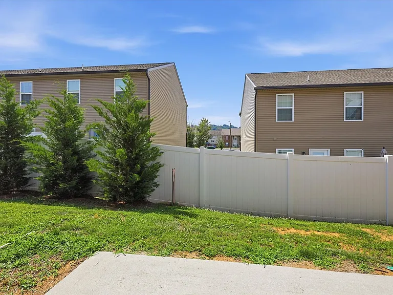 2430 Hallerins Ct — Photo 14