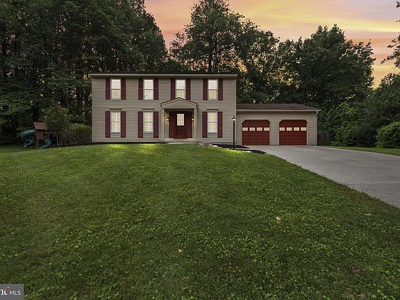 3rd image of 403 Amy Dr