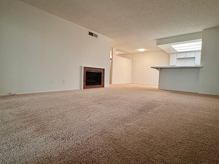 4901 Whitsett Ave #206 — Photo 2