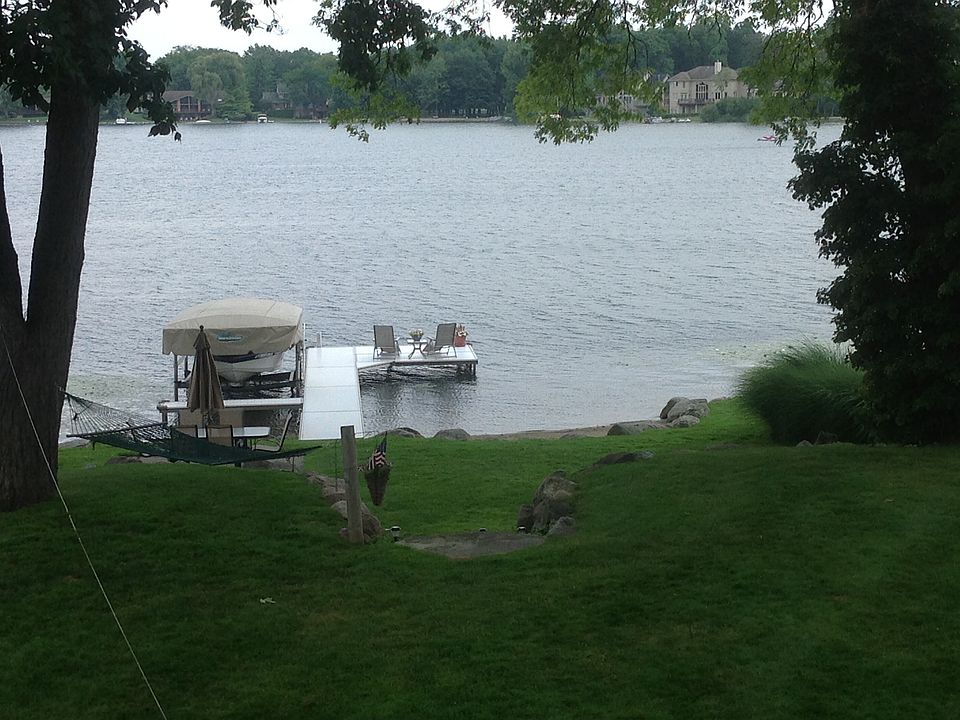 1st image of 8777 Edgewood Park Dr
