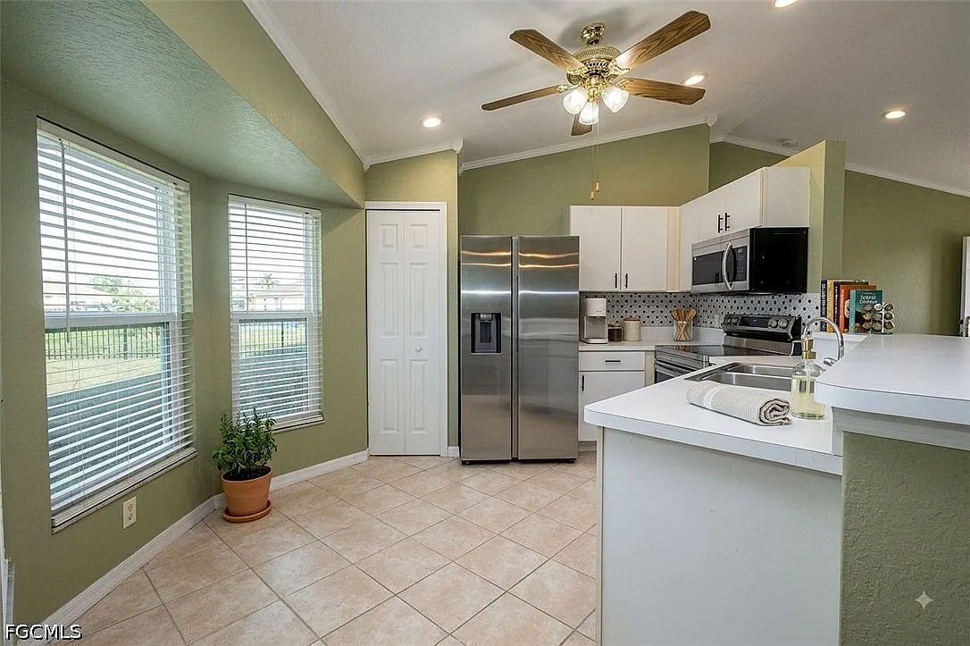 3 bed, 2.0 bath, 1224 sqft, $1,700 — Photo 3