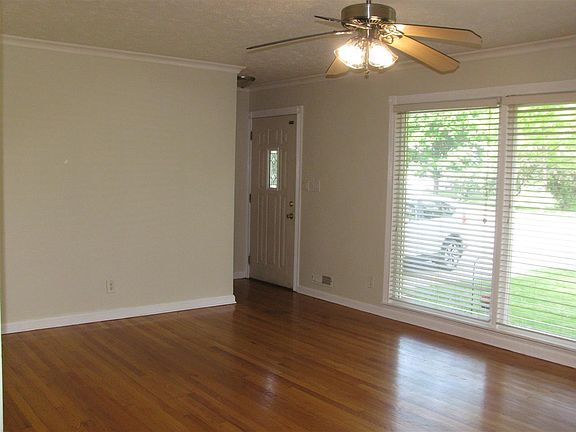 3rd image of 2808 N Rockton Ave
