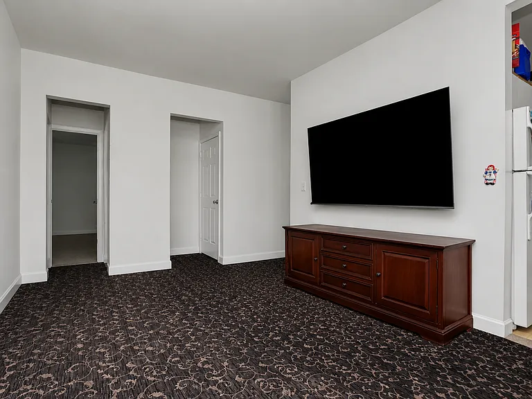 2 S New St #2 — Photo 5