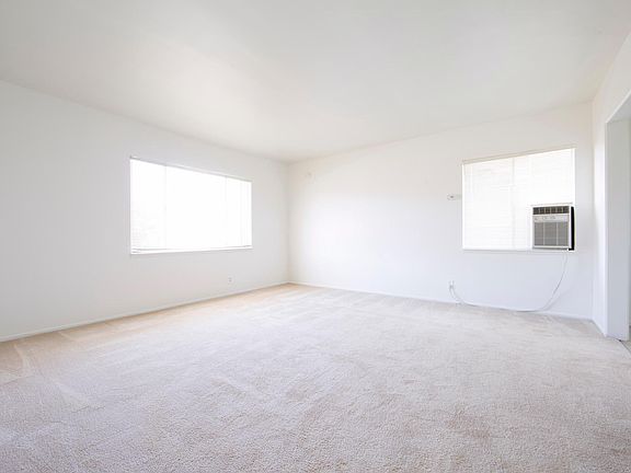 Sunny, Top Floor Corner Unit