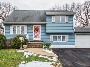 29 Jamros Ter, Saddle Brook, NJ 07663