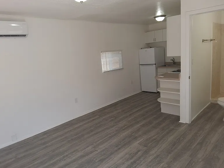 220 W Lincoln St #3 — Photo 3