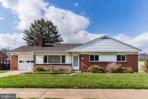 213 Sunset Dr Photo 1