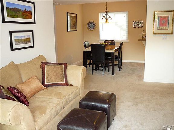 2nd image of 200 Foss Creek Cir