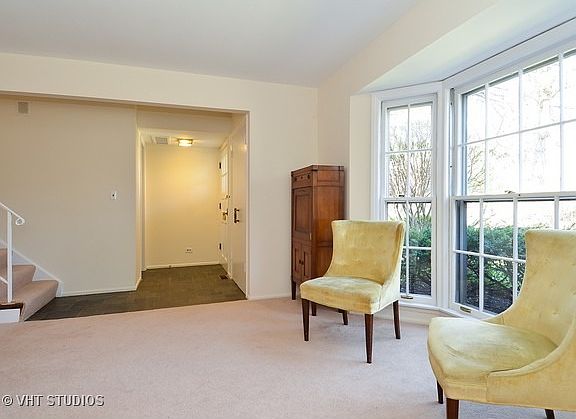 5th image of 327 Greenleaf Ave Unit C