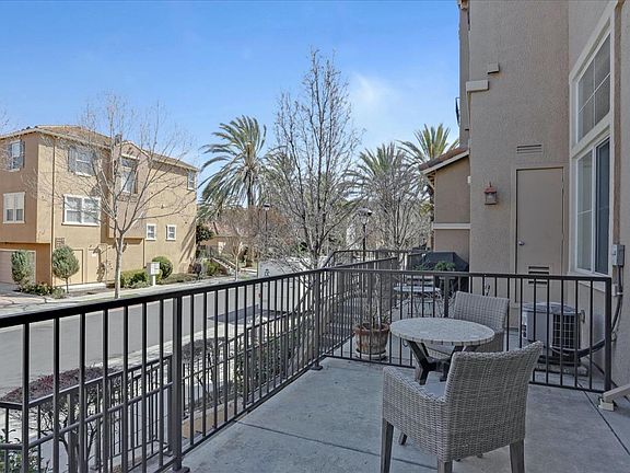 2nd image of 4490 Moulin Pl