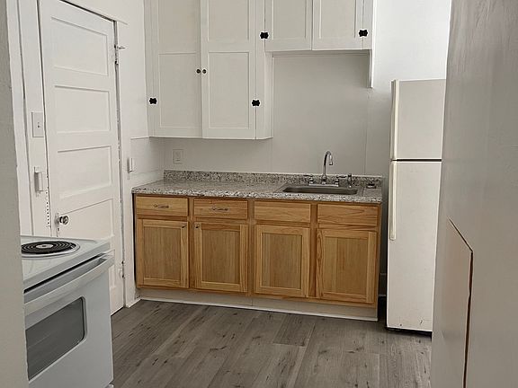 4th image of 310 Roosevelt Ave APT 2