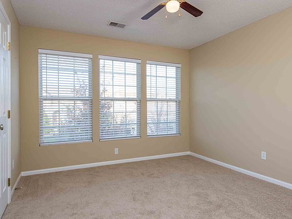 4th image of 15705 Shawnee Dr