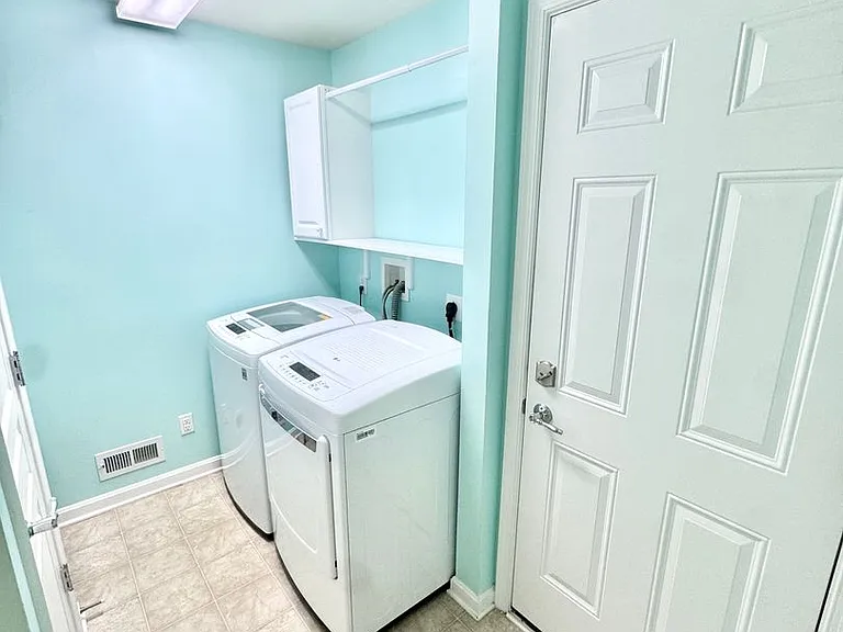 8704 Mayfair Ct — Photo 14